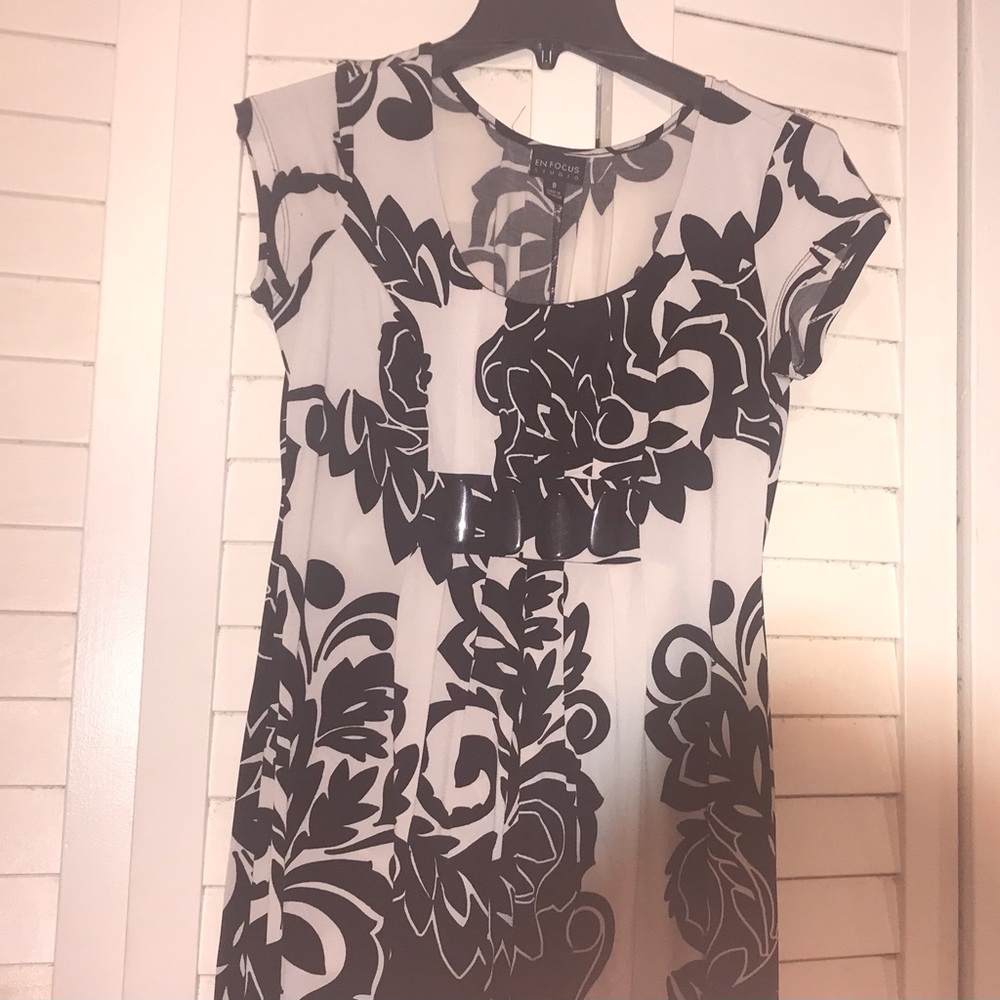 Beautiful En Focus dress size 8 Floral Print Dress in Black and White